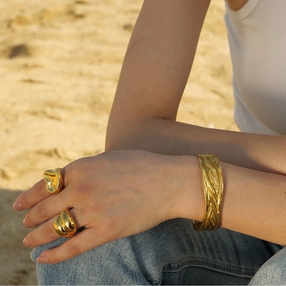 Inner Harmoni 18K Gold Plated Elegant Gold Cuff Bracelet - Picture 3 of 3